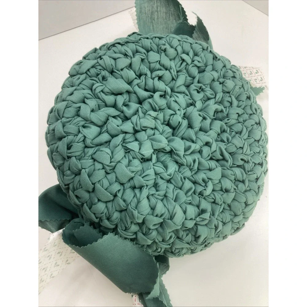 Vtg Hand Made Woven Christmas Basket Made from Braided Fabric Green‎ Bows
